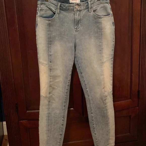 Skinny girl by Bethany Frankel jeans - Picture 2 of 6